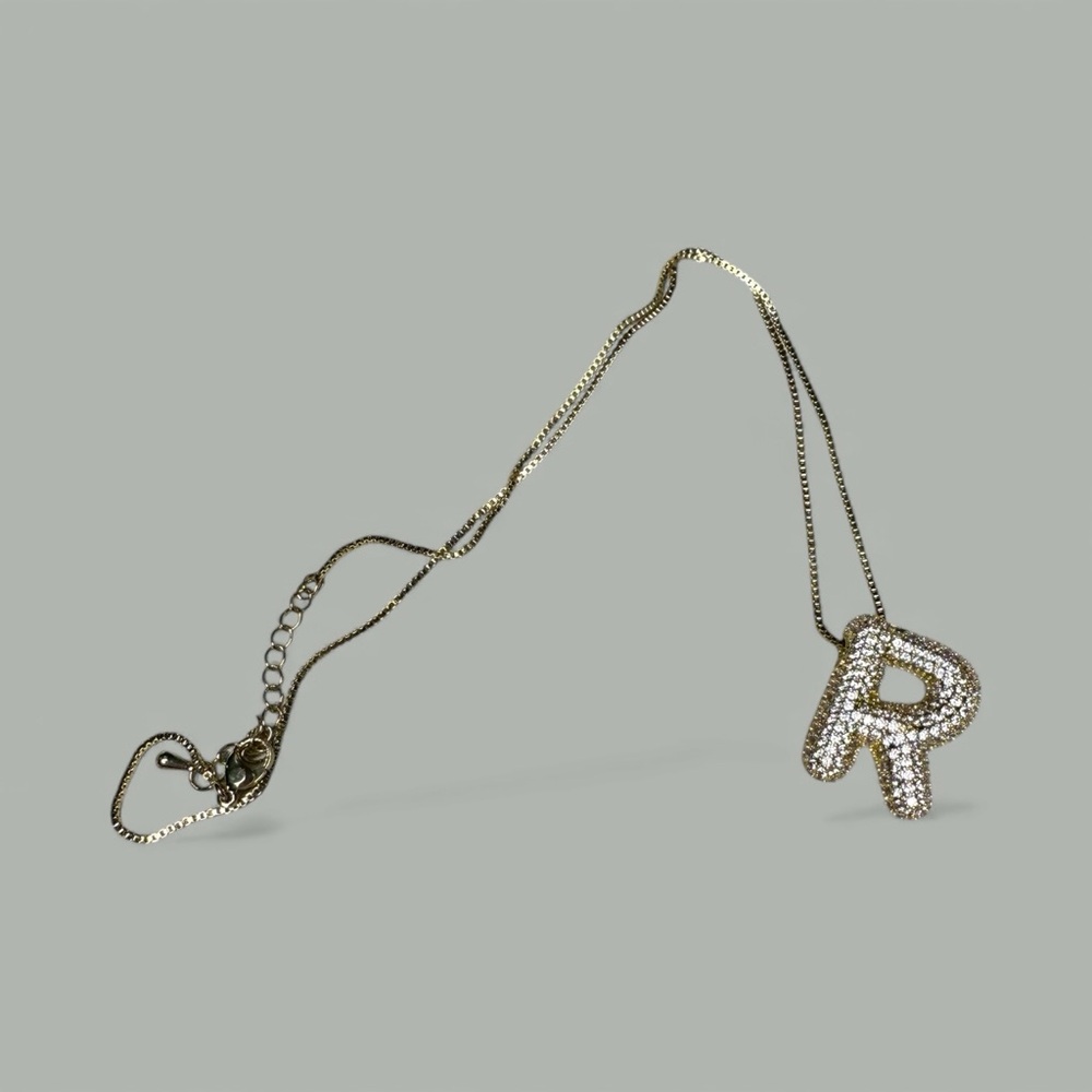 Elegant Gold Toned Bubble Initial 'R' Pendant Necklace